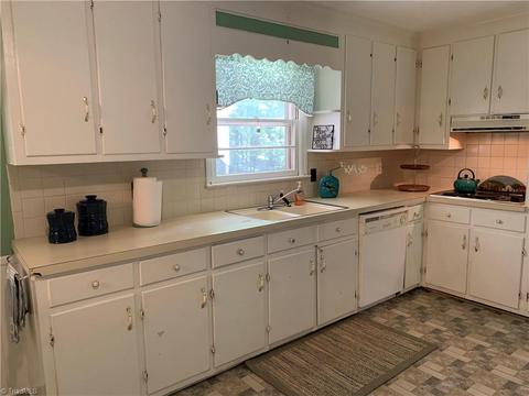 2440 Farmbrook Rd, Winston Salem, NC 27103 photo 6