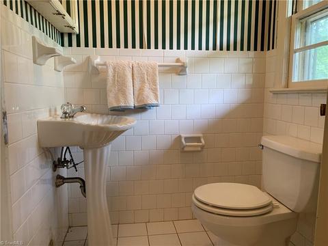 2440 Farmbrook Rd, Winston Salem, NC 27103 photo 17