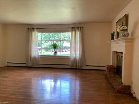 2440 Farmbrook Rd, Winston Salem, NC 27103 photo 4