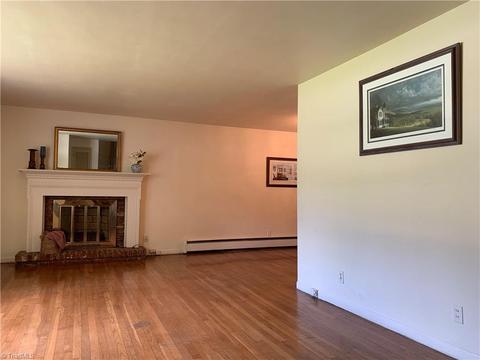 2440 Farmbrook Rd, Winston Salem, NC 27103 photo 3