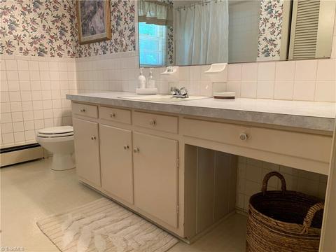 2440 Farmbrook Rd, Winston Salem, NC 27103 photo 15