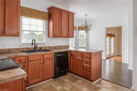 2458 Willard Rd, High Point, NC 27263 photo 10
