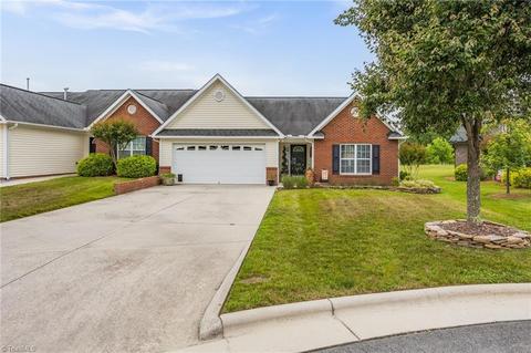 709 Chas Ct, High Point, NC 27265 photo 1