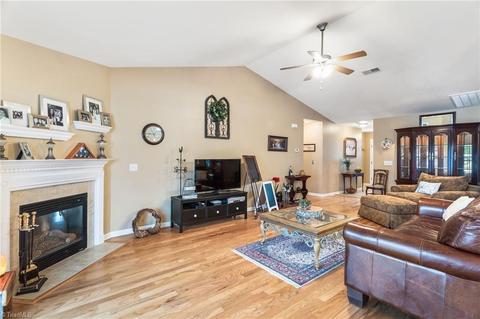 709 Chas Ct, High Point, NC 27265 photo 16