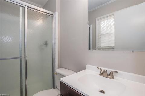 600 Oakview Rd, High Point, NC 27265 photo 14