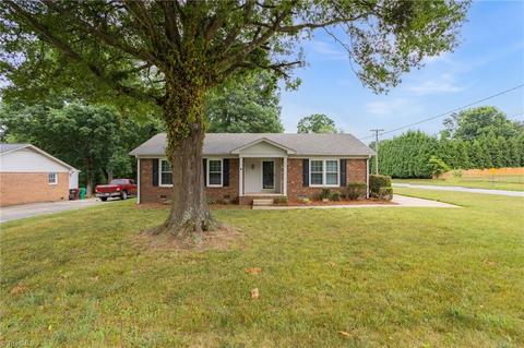 600 Oakview Rd, High Point, NC 27265 photo 1