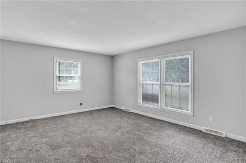 600 Oakview Rd, High Point, NC 27265 photo 11