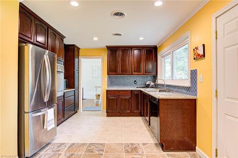 1606 Wendover Dr, High Point, NC 27262 photo 15