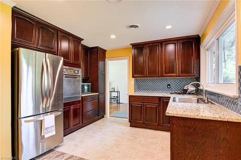 1606 Wendover Dr, High Point, NC 27262 photo 14