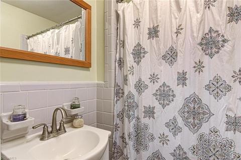 1606 Wendover Dr, High Point, NC 27262 photo 27