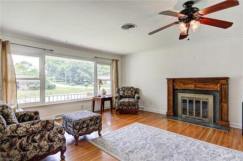 1606 Wendover Dr, High Point, NC 27262 photo 4