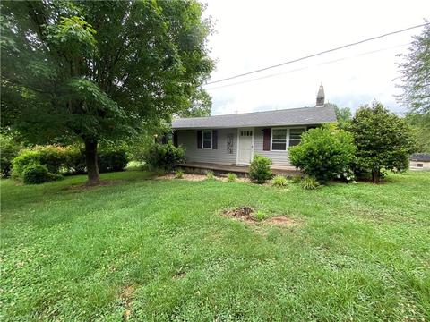 404 Cockerham Rd, Elkin, NC 28621 photo 2