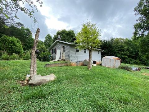 404 Cockerham Rd, Elkin, NC 28621 photo 3