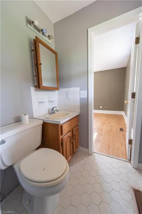 5404 Beech Tree Dr, Climax, NC 27233 photo 11
