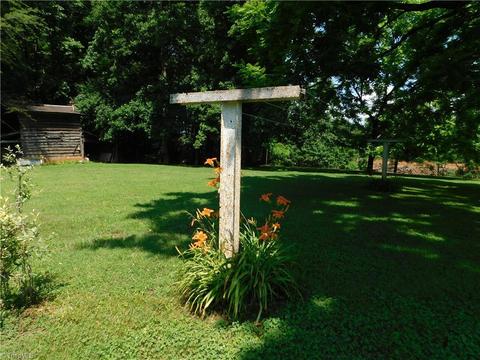 449 Tobe Hudson Rd, Dobson, NC 27017 photo 4