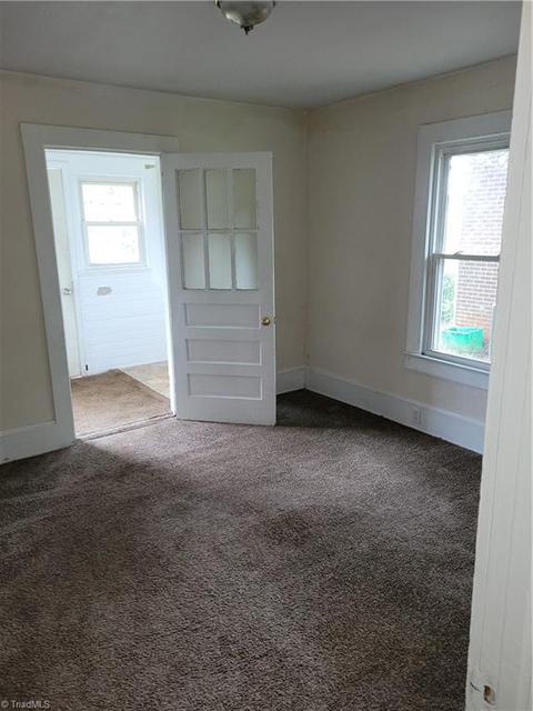 212 E Moore Ave, High Point, NC 27263 photo 5