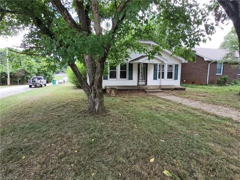 212 E Moore Ave, High Point, NC 27263 photo 2