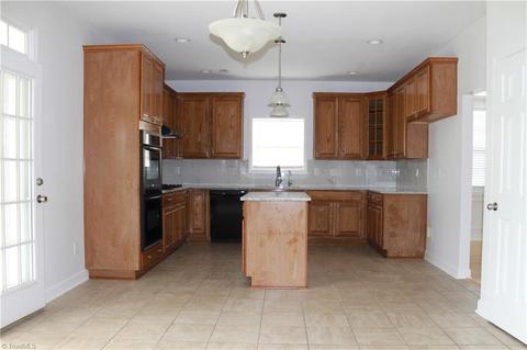 2320 Scouting Ct, High Point, NC 27265 photo 9