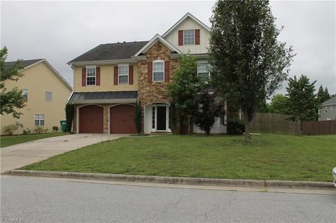 2320 Scouting Ct, High Point, NC 27265 photo 2