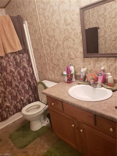 6908 Wright Rd, Thomasville, NC 27360 photo 8