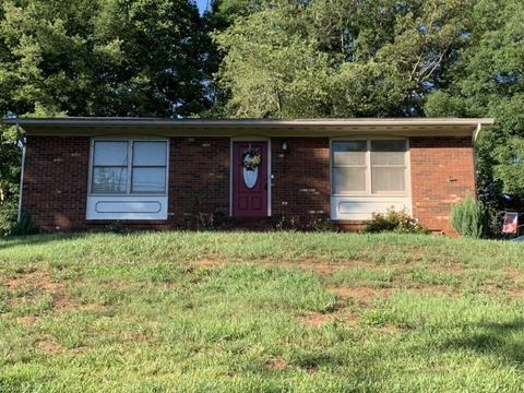 320 Bells View Ln, Purlear, NC 28665 photo 1