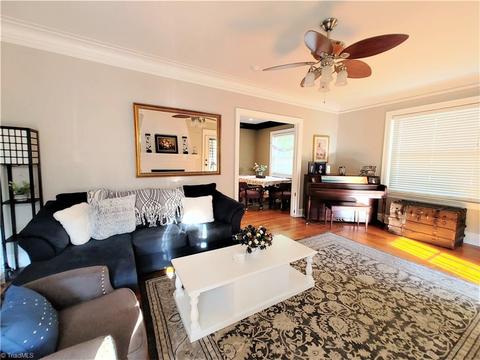 812 Circle Dr, High Point, NC 27262 photo 3