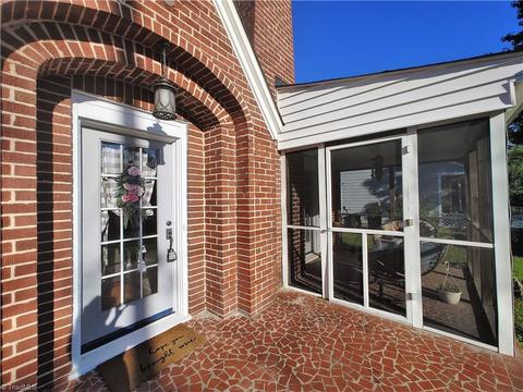 812 Circle Dr, High Point, NC 27262 photo 2