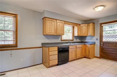 134 Maple Ln, King, NC 27021 photo 11
