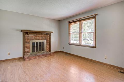 134 Maple Ln, King, NC 27021 photo 6