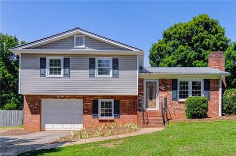 134 Maple Ln, King, NC 27021 photo 2