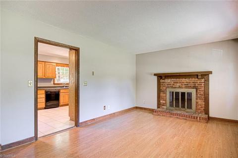 134 Maple Ln, King, NC 27021 photo 5