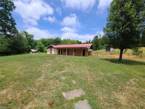 378 Dodge Loop, Madison, NC 27025 photo 1
