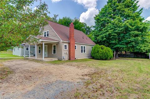 1704 Eugene Ave, High Point, NC 27260 photo 3