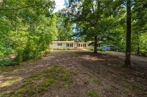 6113 Asheton Dr, Trinity, NC 27370 photo 2