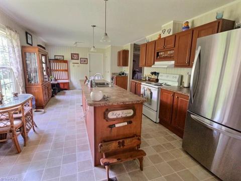 5036 Mcdaniel Rd, Pilot Mountain, NC 27041 photo 15