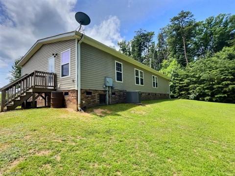 5036 Mcdaniel Rd, Pilot Mountain, NC 27041 photo 10