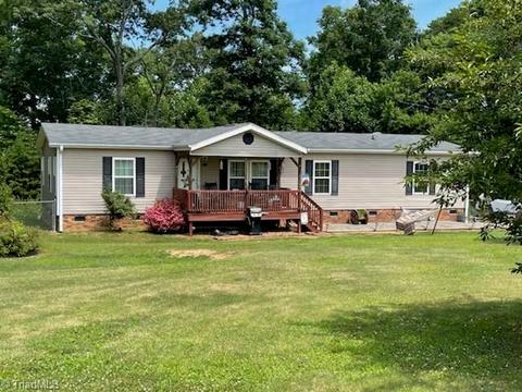 5036 Mcdaniel Rd, Pilot Mountain, NC 27041 photo 4