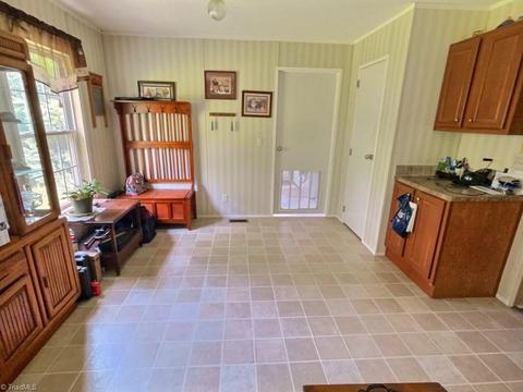 5036 Mcdaniel Rd, Pilot Mountain, NC 27041 photo 17