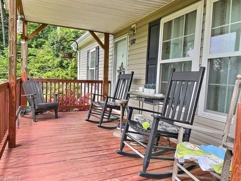 5036 Mcdaniel Rd, Pilot Mountain, NC 27041 photo 2