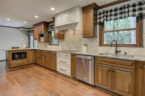 6767 Castleton Dr, Clemmons, NC 27012 photo 8