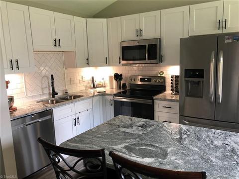 3871 Range Crest Ct, High Point, NC 27265 photo 2