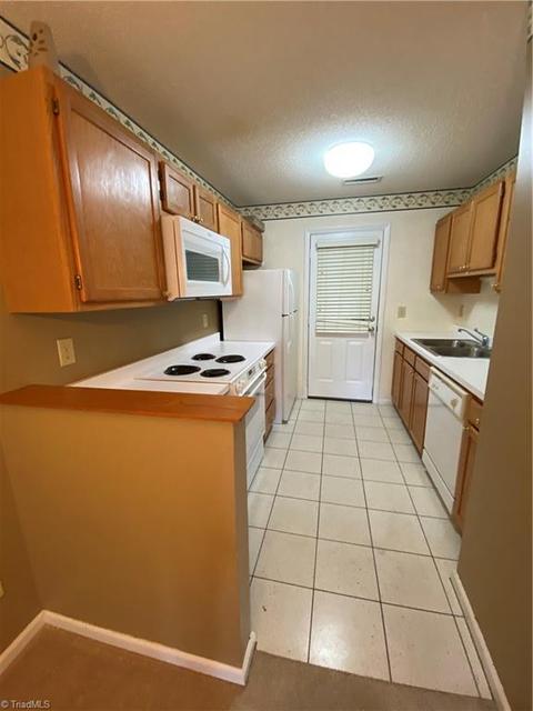 1114 English Ct, Trinity, NC 27370 photo 4