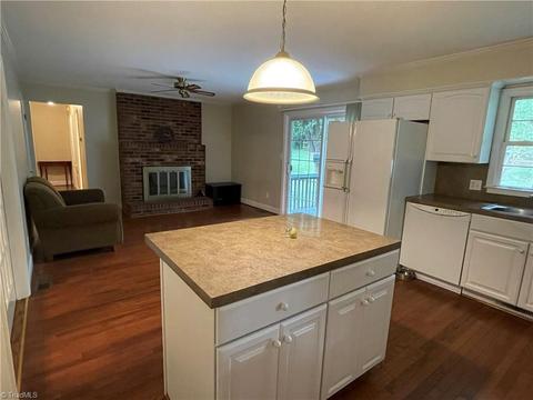 194 Circle Dr, Dobson, NC 27017 photo 8