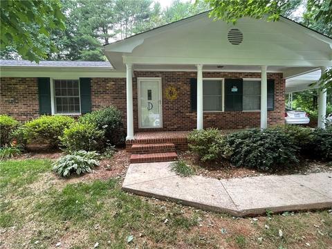 194 Circle Dr, Dobson, NC 27017 photo 2