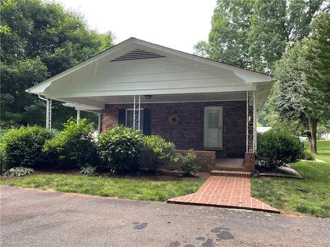 194 Circle Dr, Dobson, NC 27017 photo 32