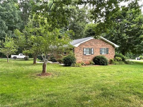194 Circle Dr, Dobson, NC 27017 photo 46