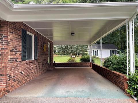 194 Circle Dr, Dobson, NC 27017 photo 5