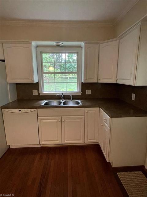 194 Circle Dr, Dobson, NC 27017 photo 9