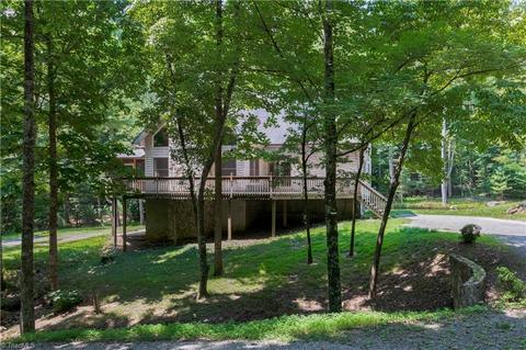 680 Jonathan Dr, Lowgap, NC 27024 photo 1
