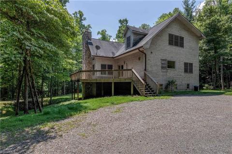 680 Jonathan Dr, Lowgap, NC 27024 photo 2